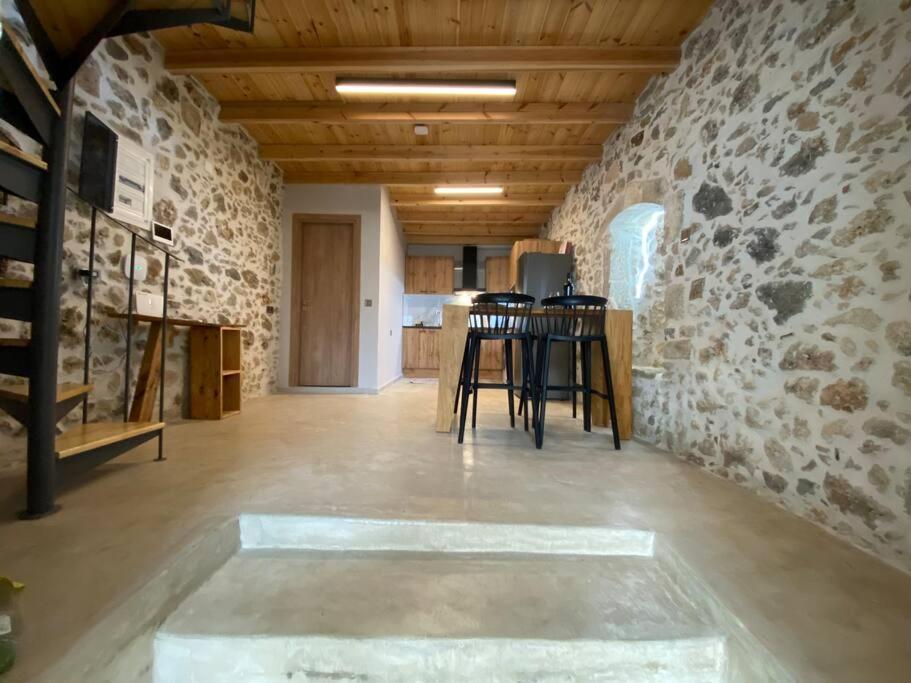 Stavlos Traditional Suite 阿迪斯普普伦 外观 照片