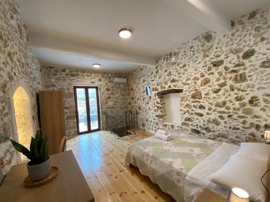 Stavlos Traditional Suite 阿迪斯普普伦 外观 照片