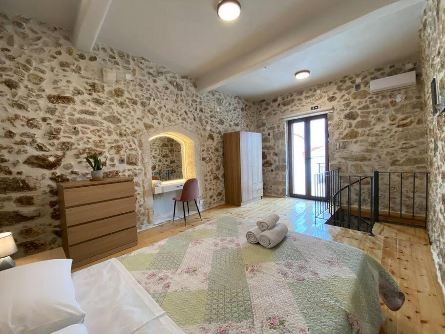 Stavlos Traditional Suite 阿迪斯普普伦 外观 照片